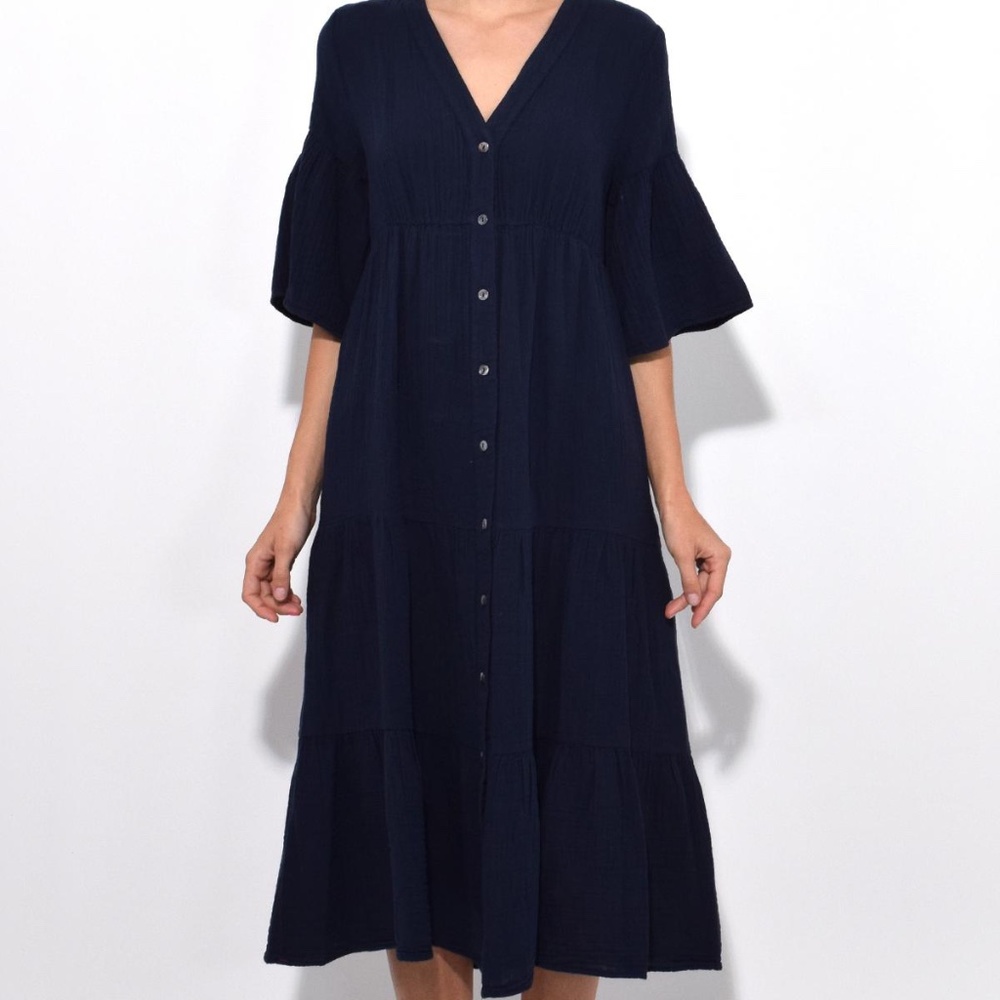 XiRENA Black Midi Dress